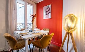 Charming Apartment In Heart Of Paris